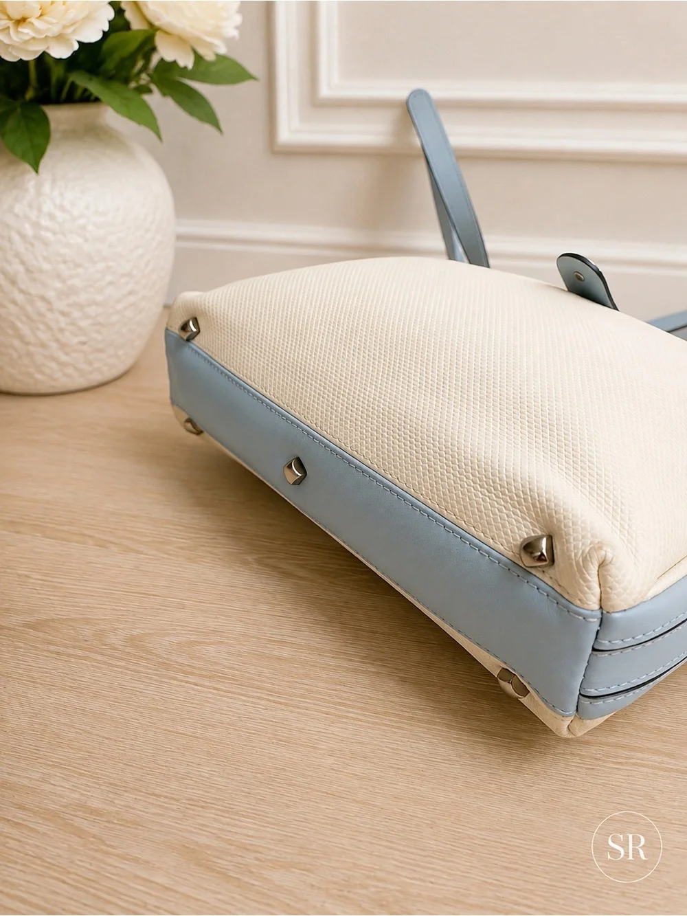 Vintage Bottega Veneta Marco Polo Leather Crossbody Bag White Blue Italy